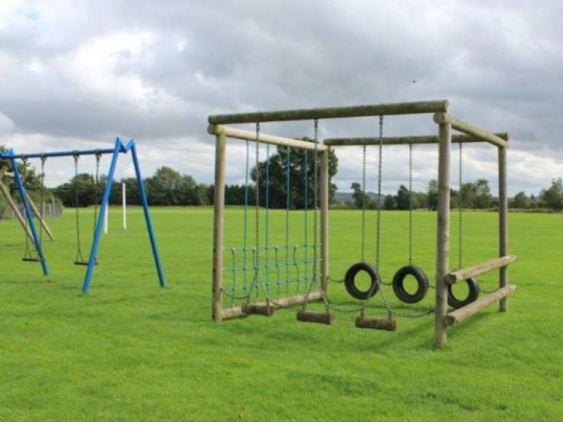 Play park equipment